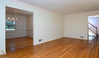 6820 COLBURN Dr, Annandale, VA 22003