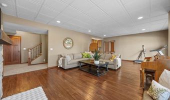 3352 Southridge Dr, Amana, IA 52203