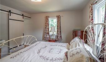2077 Daniels Ave, Akron, OH 44312