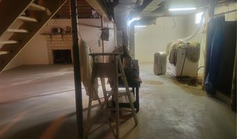 984 Roseland Rd, Alliance, OH 44601