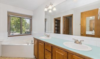 1121 W Mulberry Ct, Andover, KS 67002