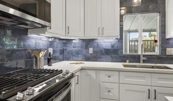 7102 San Bartolo St 11, Carlsbad, CA 92011