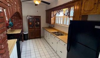 1418 Cleveland Ave, Baxter Springs, KS 66713