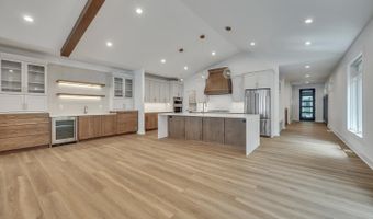 2707 1st St, Arnolds Park, IA 51331