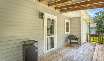 106 17th St, Apalachicola, FL 32320