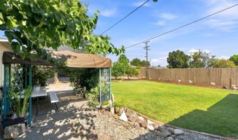 10840 Cedar St, Armona, CA 93202