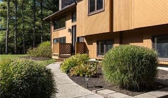 8 Robin Dr, North Kingstown, RI 02852