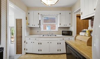 9864 Quandt Ave, Allen Park, MI 48101