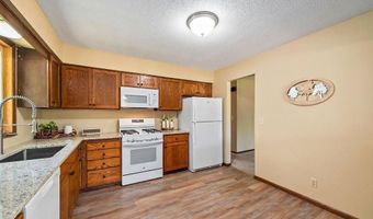 15769 Hayes Trl, Apple Valley, MN 55124