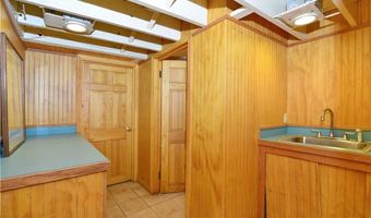 72 E Main Rd, Middletown, RI 02842