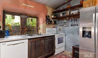 6252 King Hill Canal Rd, Bliss, ID 83314