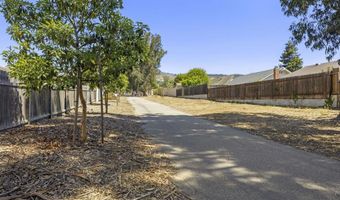 2142 Klamath Dr, Camarillo, CA 93010