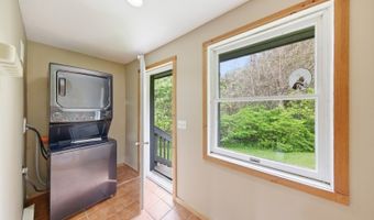 3 Lew May Dr, Andover, NJ 07860