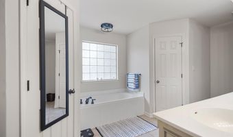 112 Kee Cove Cv, Benton, AR 72015