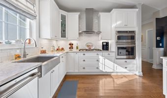 81 Fieldstone Ln 81, Beacon Falls, CT 06403