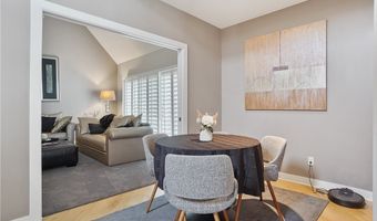 255 Bonnie Ln, Aurora, OH 44202