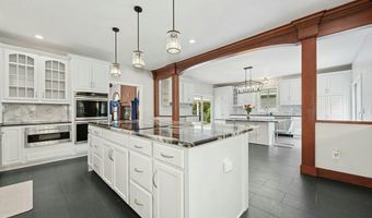 19 Elizabeth Dr, Auburn, MA 01501