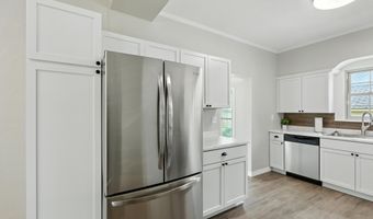 355 W 9th St, Auburn, IN 46706
