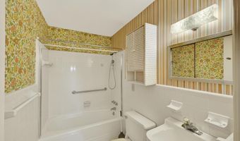 47 Midway St, Bamberg, SC 29003