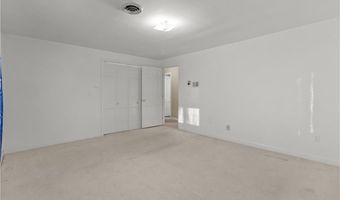 1 Middlebrook Ln, Lincoln, RI 02865