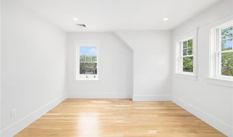 35 Anchor Way, Newport, RI 02840