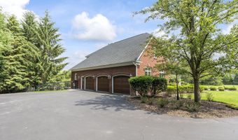 1 Stoneridge Dr, Albany, NY 12211