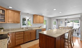 17 Belvedere St, Johnston, RI 02919