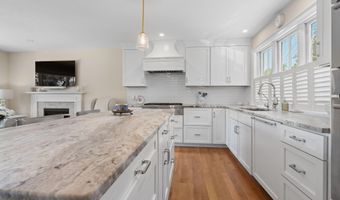 191 Stoney Point Rd, Barnstable, MA 02630