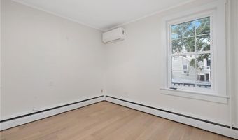 28 Young St 2, Newport, RI 02840