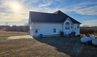 21306 Lawrence 2074, Ash Grove, MO 65604