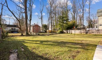 8908 GRANT St, Bethesda, MD 20817