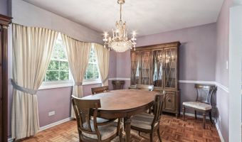 214 W Hintz Rd, Arlington Heights, IL 60004