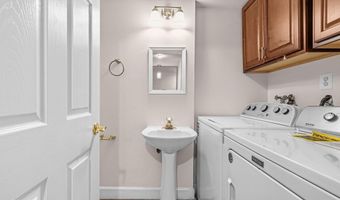 4471 FOREST GLEN Ct, Annandale, VA 22003