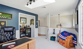 34 Brooks Farm Dr, Bristol, RI 02809