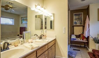 10 Meseta Ln, Hot Springs Village, AR 71909