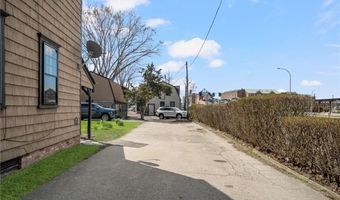14 Elm St, Newport, RI 02840