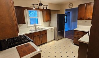 1208 Westshore Dr, Ashtabula, OH 44004