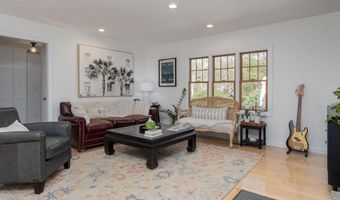 10 Greenbriar Ln, Amherst, NH 03031