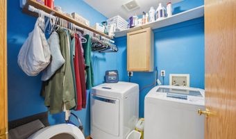 208 13th St SW, Altoona, IA 50009