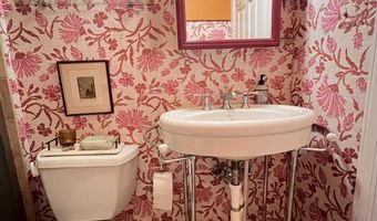 1502 17TH St NW 4, Washington, DC 20036