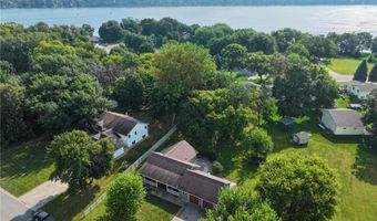 901 Geneva Dr, Alexandria, MN 56308