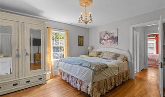 1220 Hope St, Bristol, RI 02809