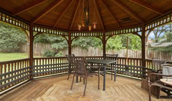 4100 DOWNING St, Annandale, VA 22003
