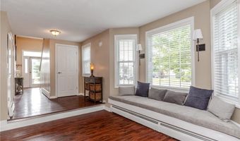 25 Venturi Grn A, North Providence, RI 02904