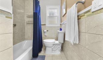 96 W 8th St, Bayonne, NJ 07002