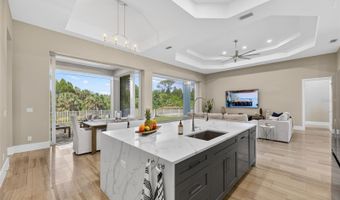 638 MANNS HARBOR Dr, Apollo Beach, FL 33572