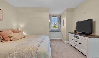 65 Serpentine Dr, Bayville, NJ 08721