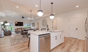 1018 Emerald Hills Dr, Arnolds Park, IA 51331