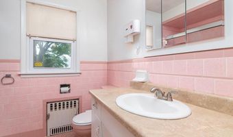 255 Farmington Ave, Cranston, RI 02920