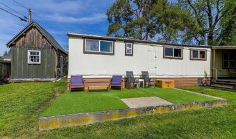 205 N C St, Albion, WA 99125